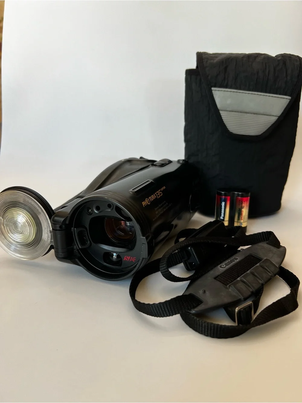 Vintage Canon PhoTura 135 Caption 35mm Film Camera 38-135mm Lens w/Case TESTED!